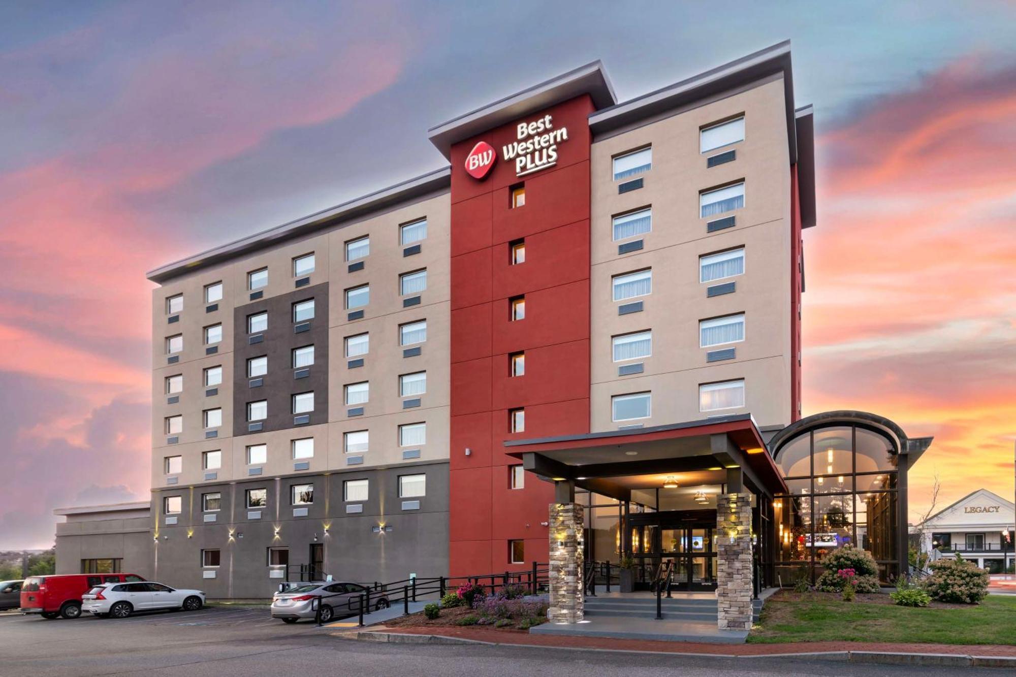 Best Western Plus Landmark Inn Laconia Exterior photo